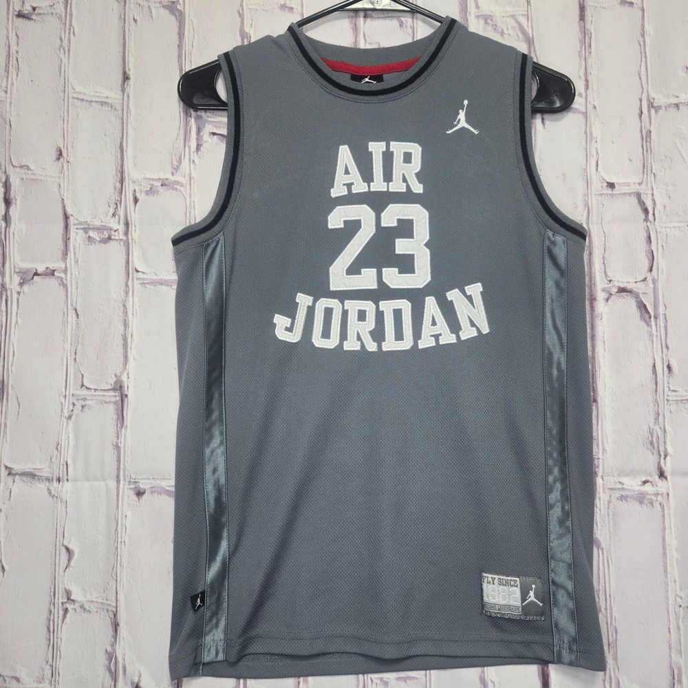 Jordan Kids Grey Air Jordan 23 Basketball Jumpman Jersey Mesh Tank Top Youth L